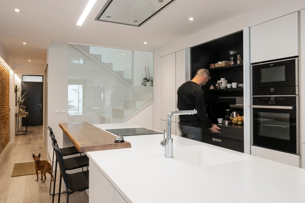 E_C.LLOBET-40_1386x923mm