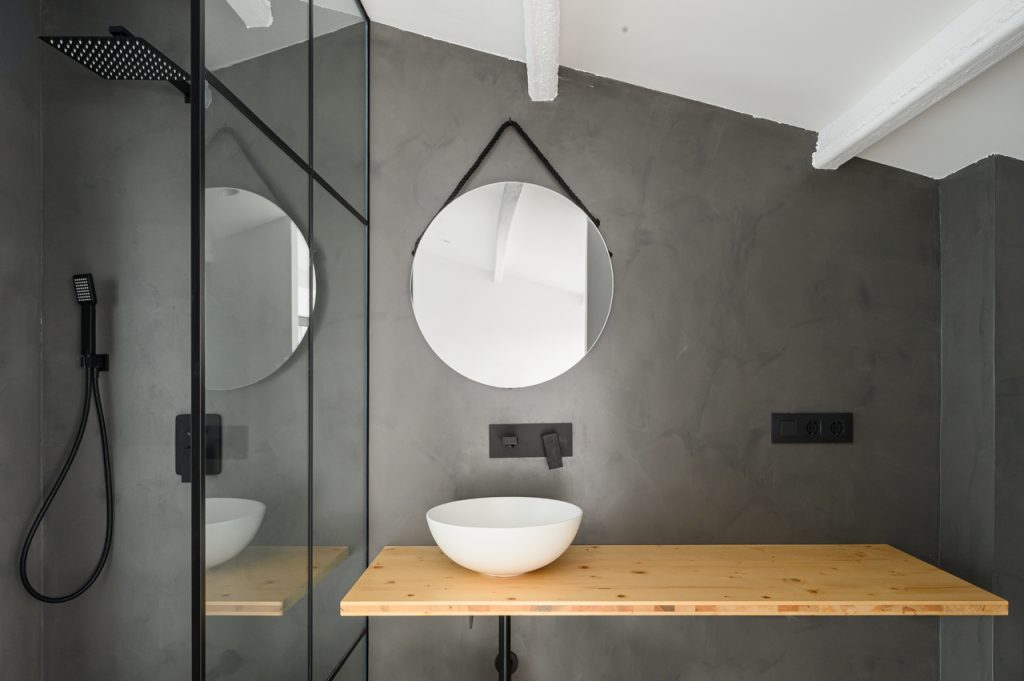 E_GÜELL-I-FERRER_1386x923mm