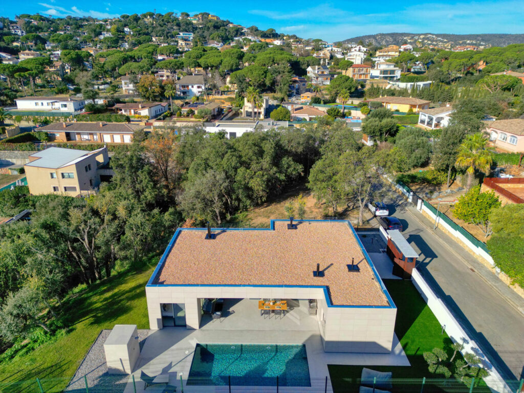 vivienda-con-piscina-calonge